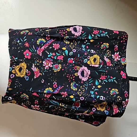Lucca pleated black flowered mini skirt size large - Picture 5 of 10